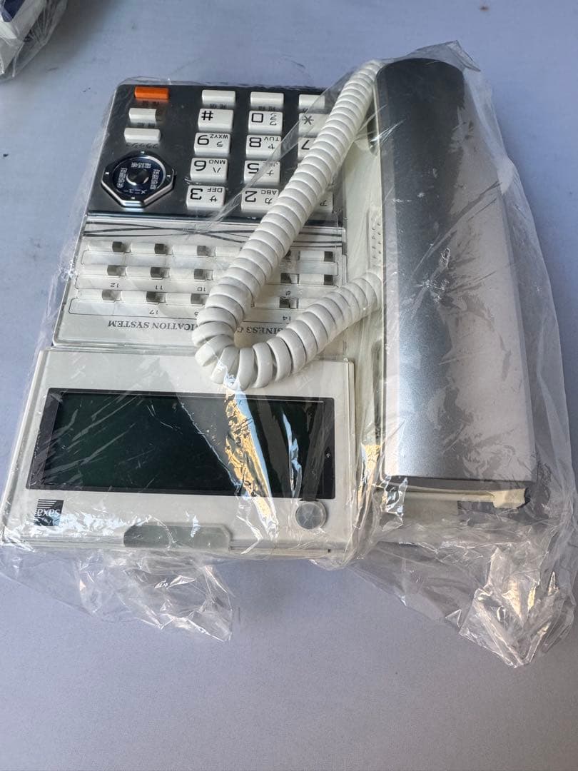 【中古】TD710(W) NTTNX18ビジネスホン SAXA製電話機2個セット