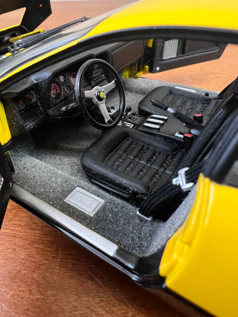 No167 ミニカー1/18 KYOSHO FERRARI 365 GT4 BB