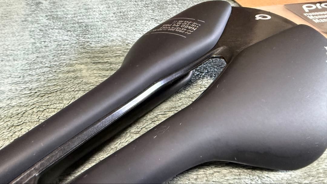 【新品に近い】prologo サドル NAGO R4 PAS NACK 147