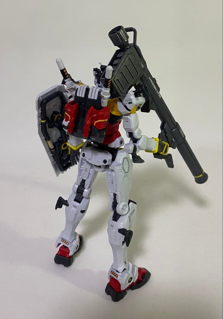 白いガンダム【組立済】ガンプラ！HG！ジオラマベース！階段ベース！セット！