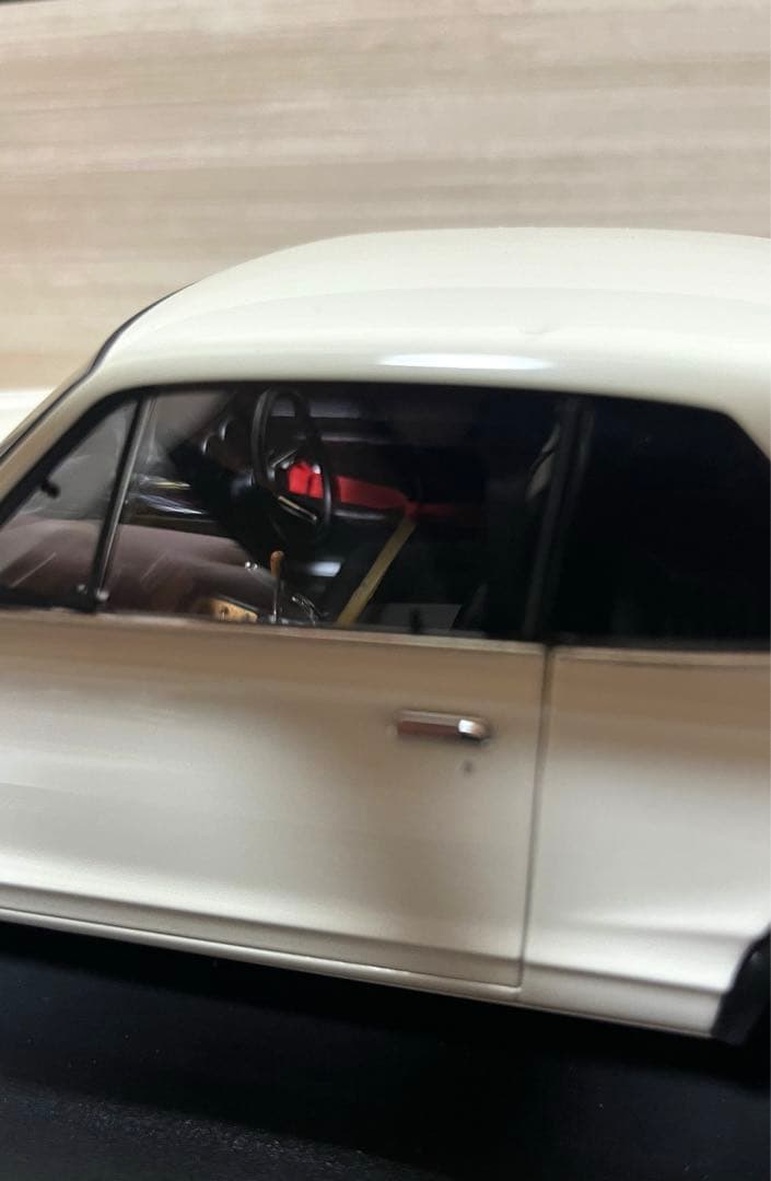 オートアート 1/18 スカイライン 2000 GT-R KPGC10 ホワイト