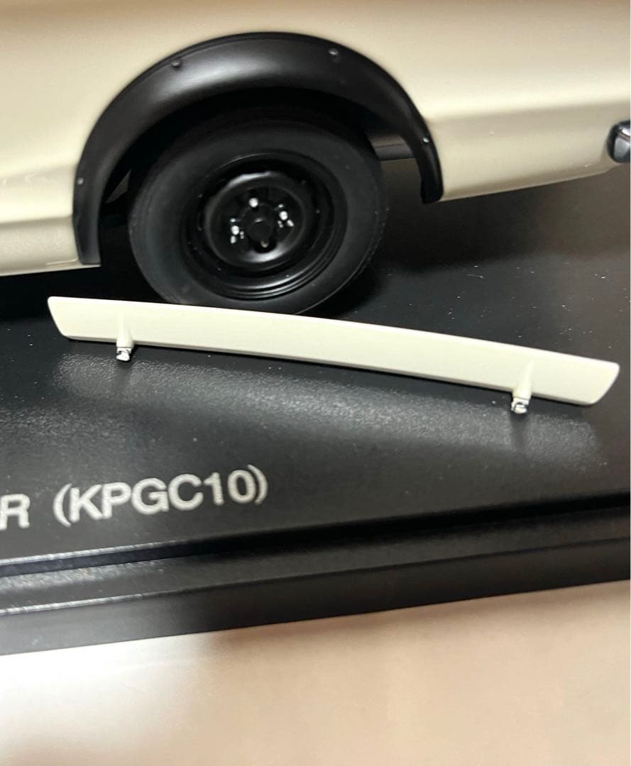 オートアート 1/18 スカイライン 2000 GT-R KPGC10 ホワイト