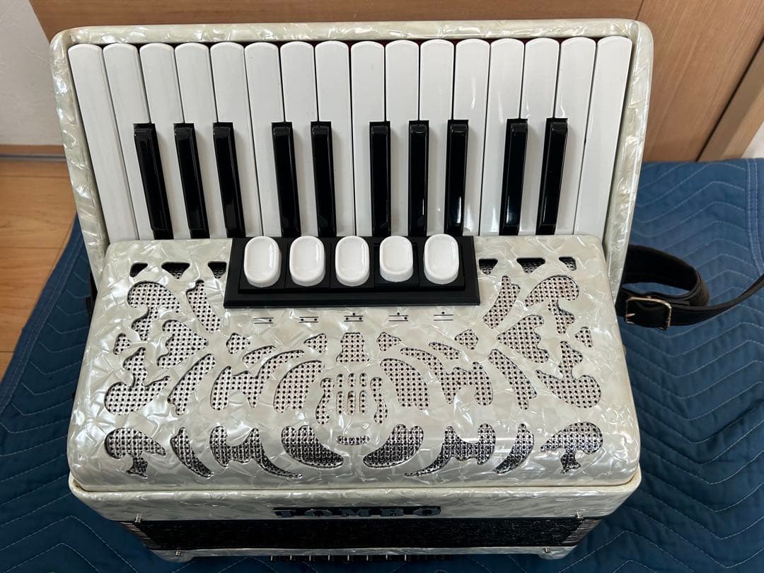 TOMBO アコーディオン J261 ホワイト 希少