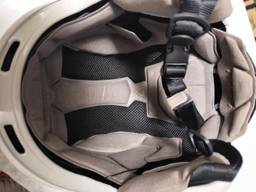 売切り値下げ　Dainese AGV グレー ヘルメット