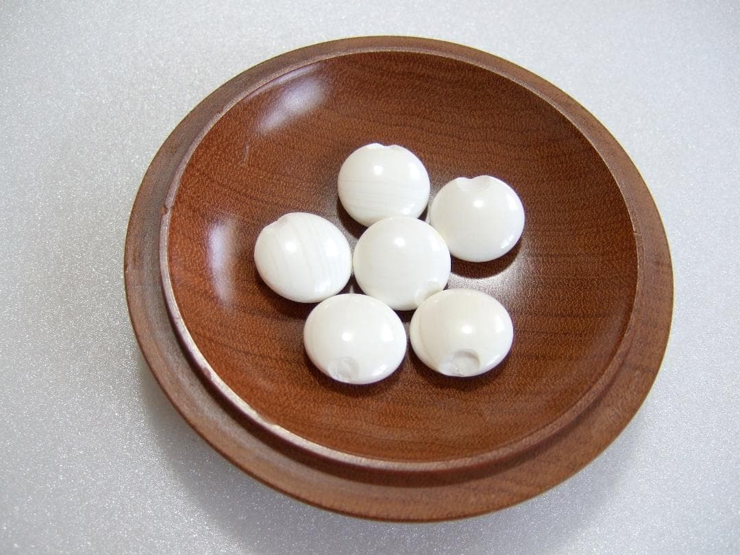 蛤碁石 那智黒石 33号碁石 白179個 黒178個 欠け有 碁筍 / 囲碁