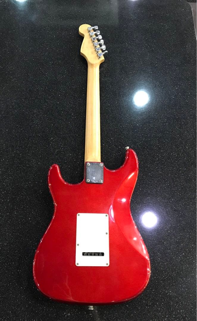 Legend エレキギターレッド　ケース付き