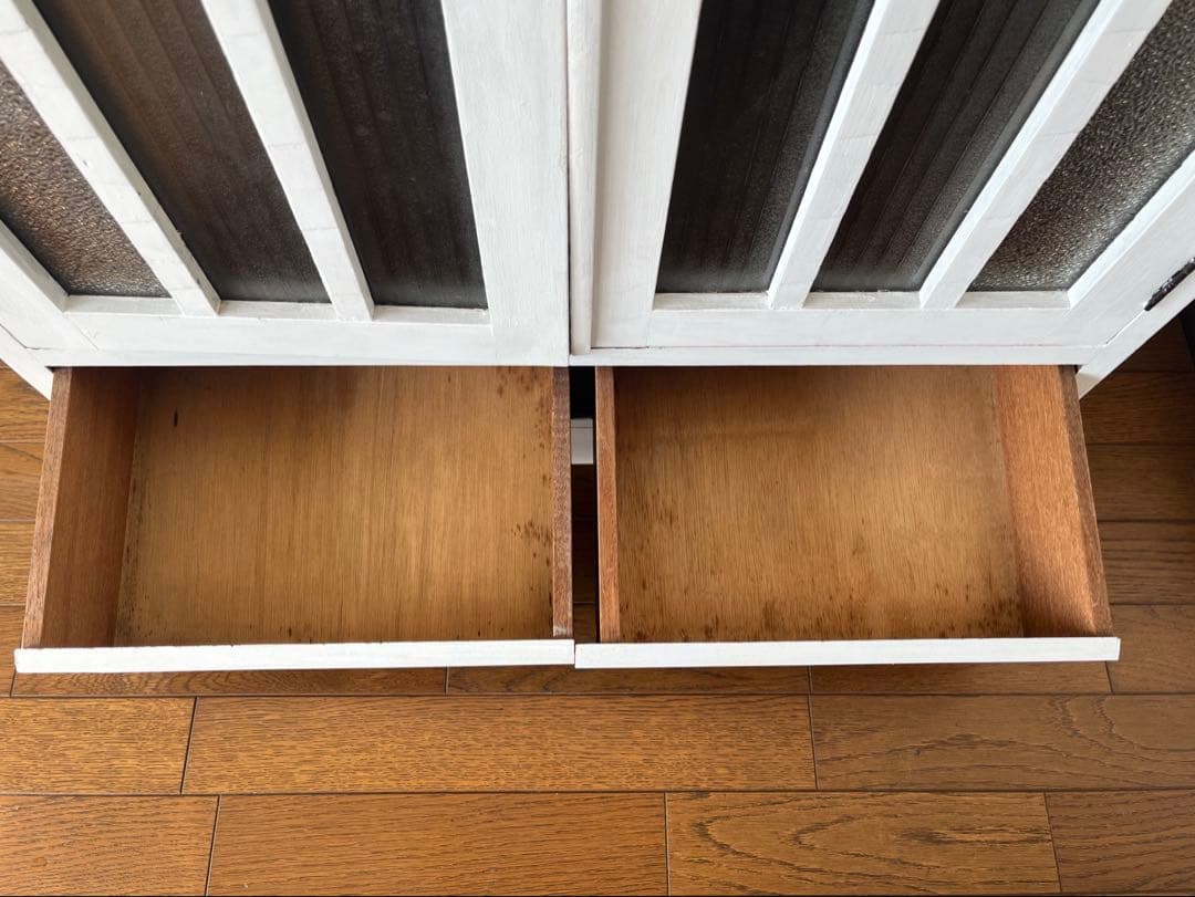 ヴィンテージ　木製キャビネット　ガラス扉