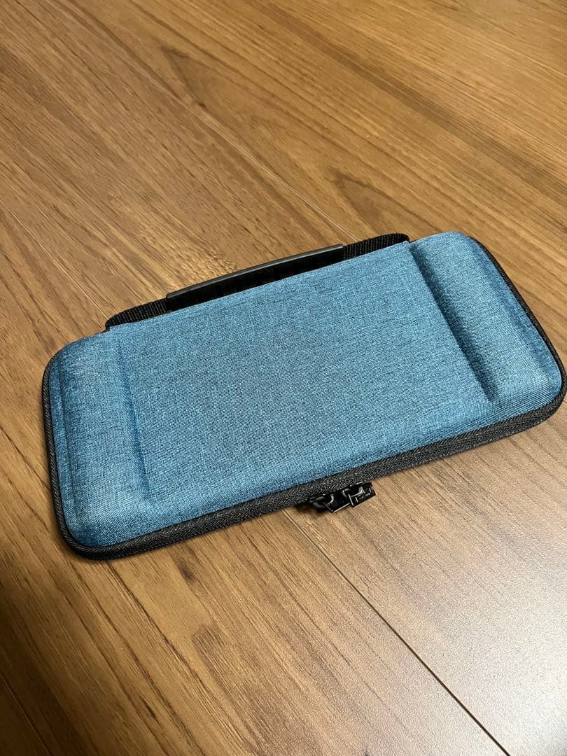 【美品】2020年製 Nintendo Switch 本体 &キャリーケース