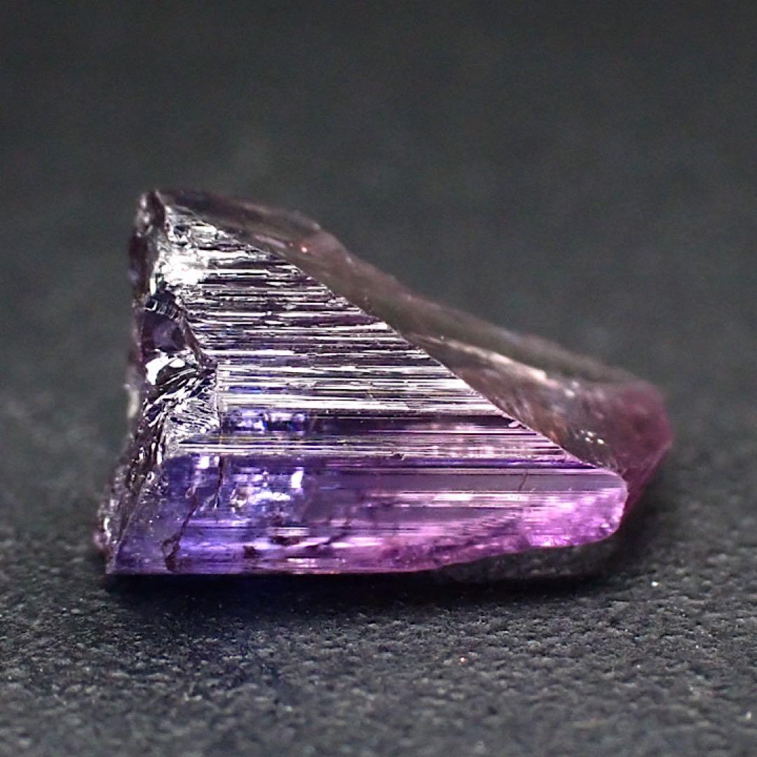 【タンザニア/メレラニ産】非加熱マルチカラーゾイサイト