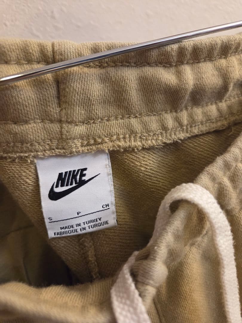 NIKE　ナイキ　ベージュ スウェット　セットアップ　トレーナー