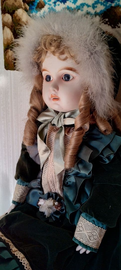 コレクターズドール 緑色衣装 ファー帽子