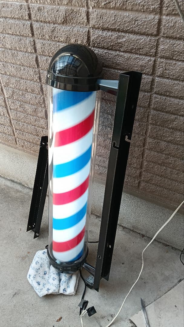 引き取り希望　サインポール　バーバーポール 　中古　使用１年弱