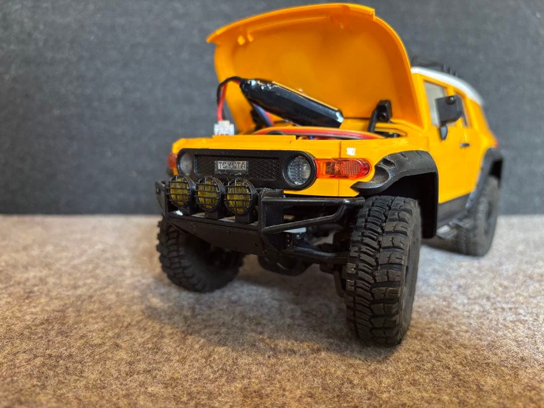 トヨタ FJ CRUISER 1:18 スケールラジコン　ミニクローラ