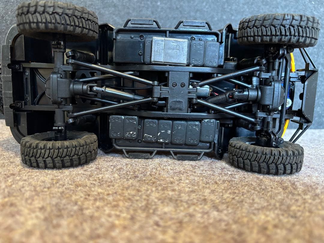 トヨタ FJ CRUISER 1:18 スケールラジコン　ミニクローラ