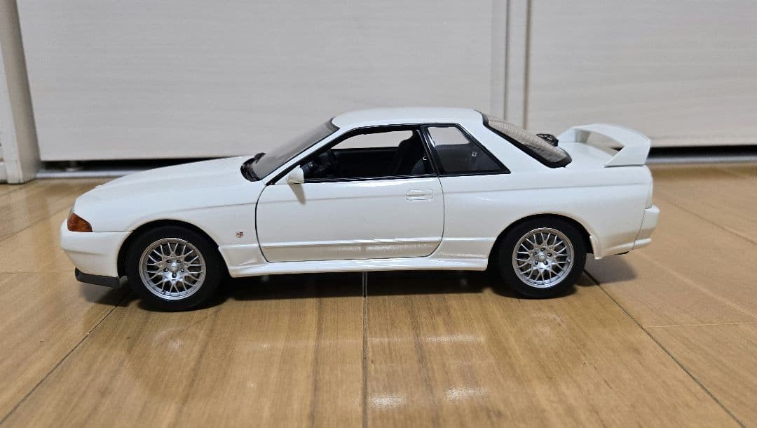 京商 1/18 スカイライン GT-R BNR32 V-SPECⅡ ホワイト