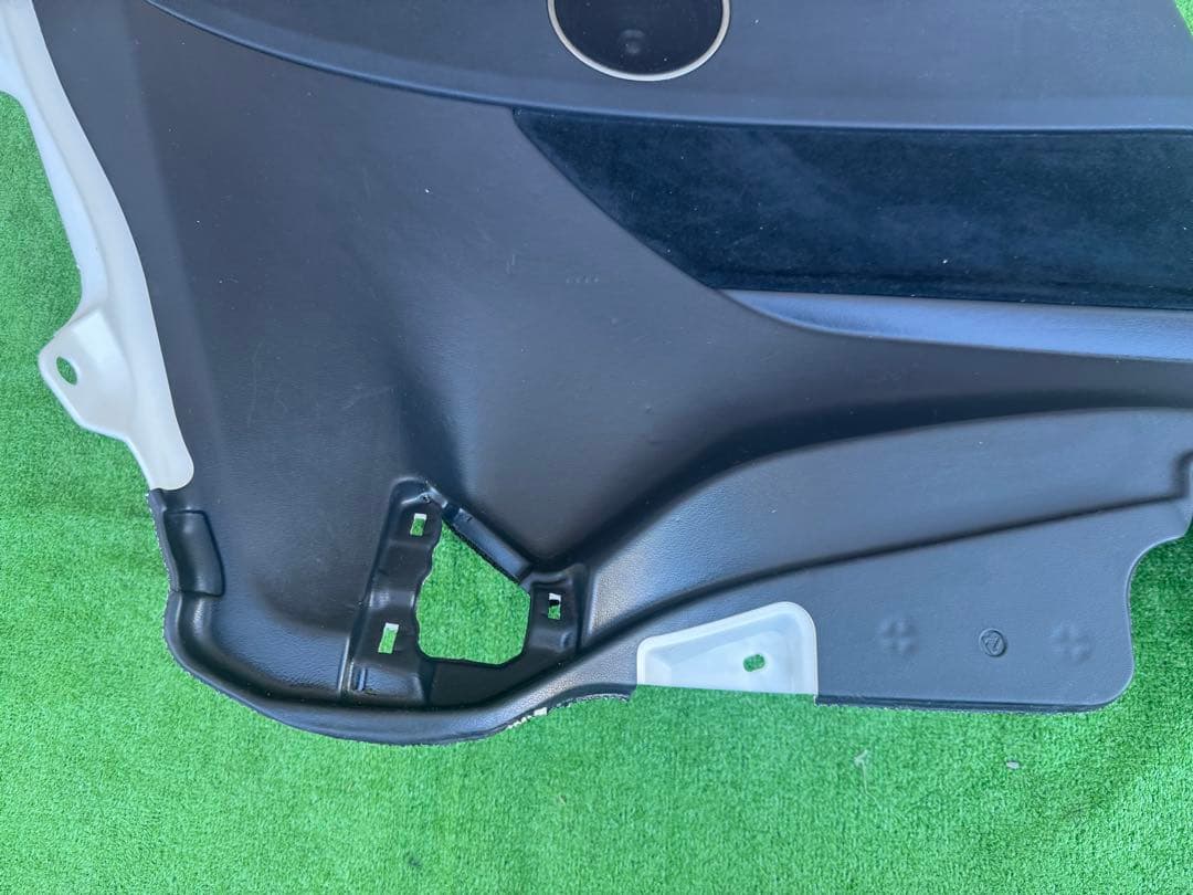 トヨタ　レクサス　lc500 lc500hクーペ　リアクォータートリムパネル