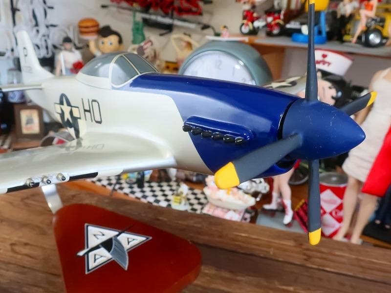木製飛行機模型 40cm マスタングP-51 クリプスマイティ1/48