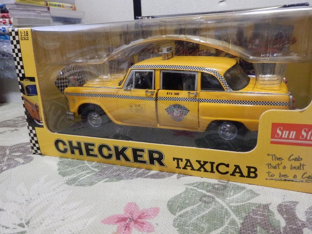 ❤️２台だけの出品ページ★特大 1/18（手前 タクシー・マッハ１）❌除外品４台