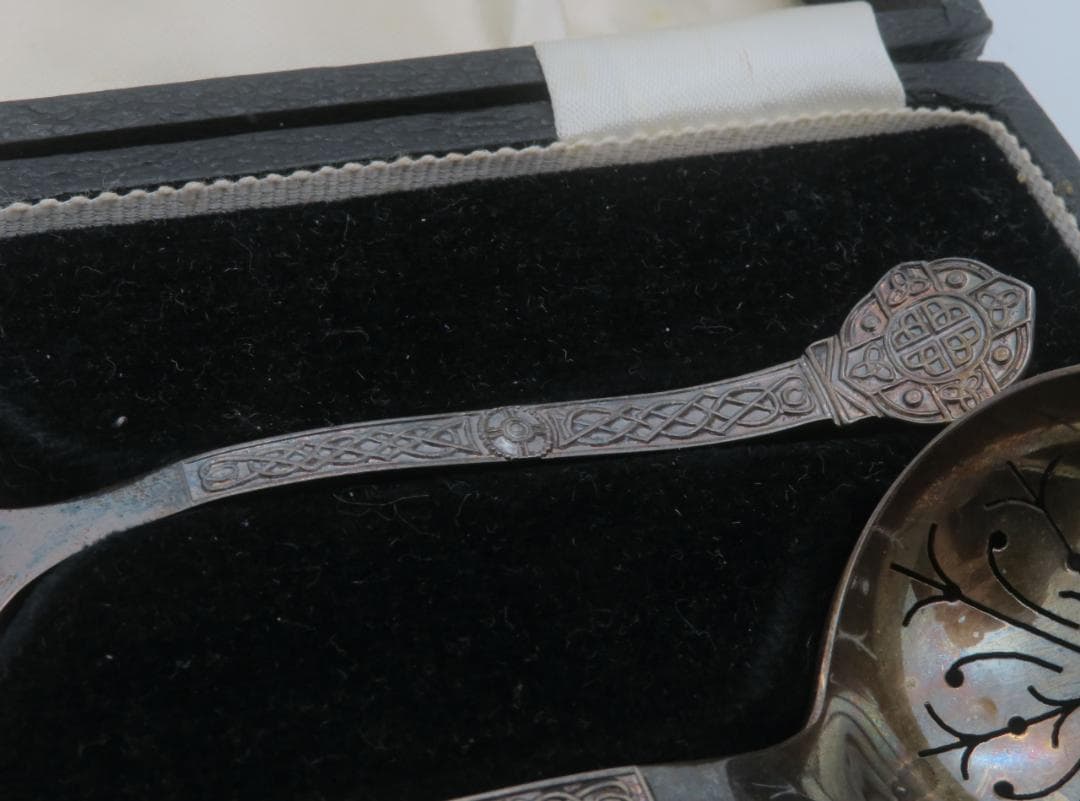 1094、銀　銀刻印　骨董品透かしのスプーン,ジャムスプーン,キャディースプーン