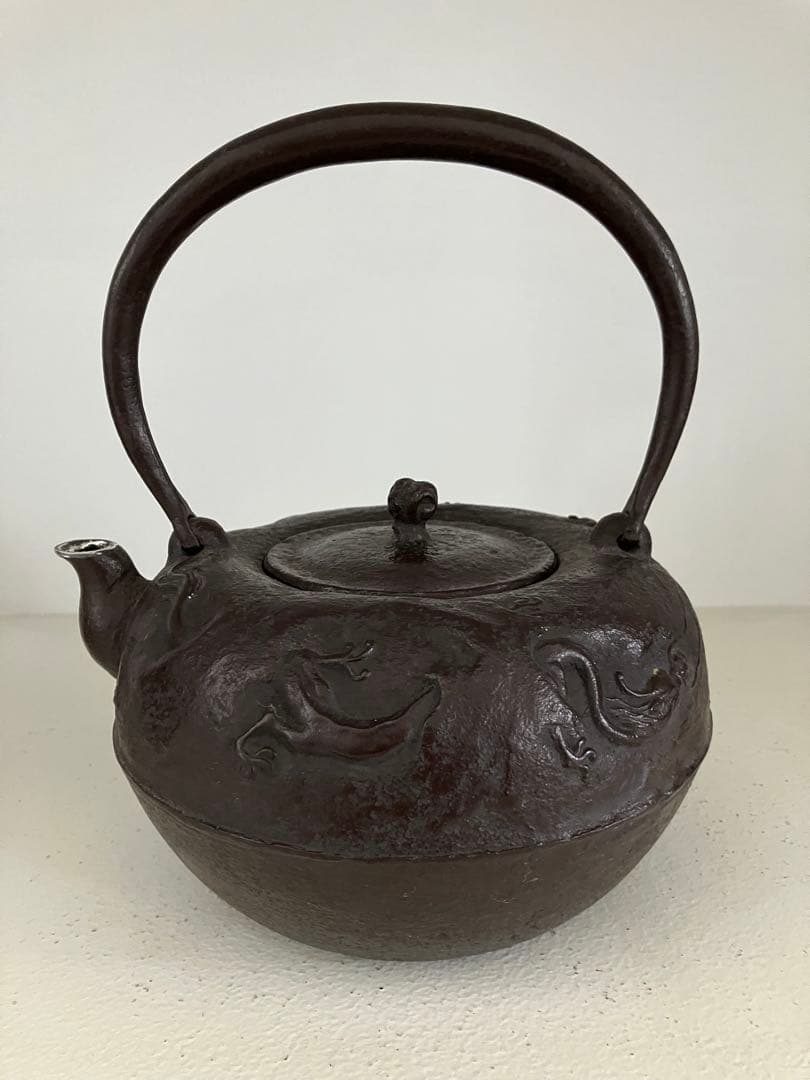 鉄瓶　龍　銀口　1.3リットル