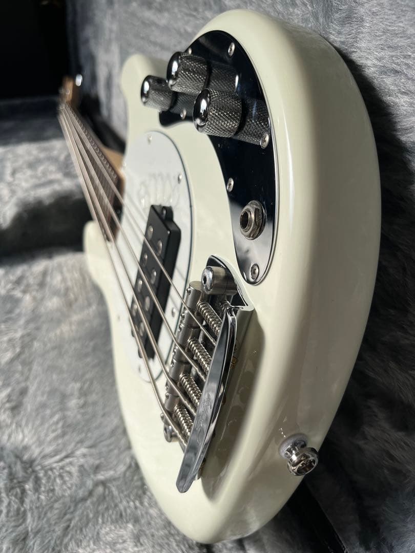 『稀少美品』Sterling by MUSIC MAN STINGRAY SS4