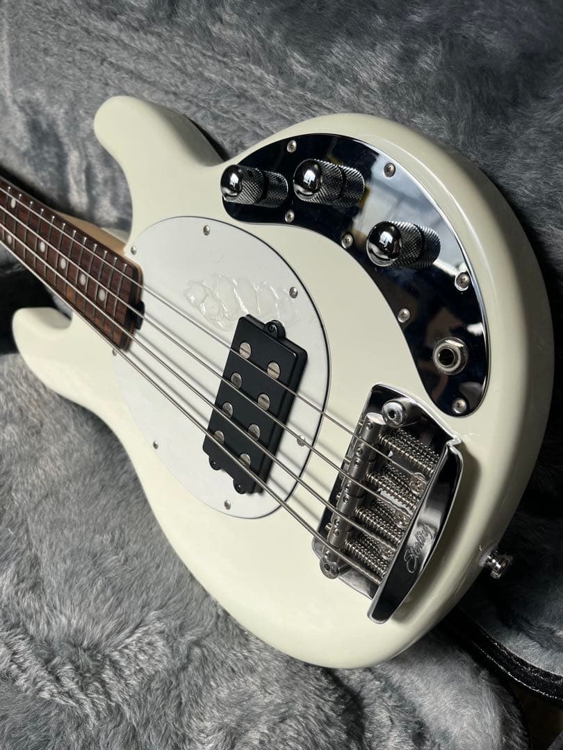『稀少美品』Sterling by MUSIC MAN STINGRAY SS4