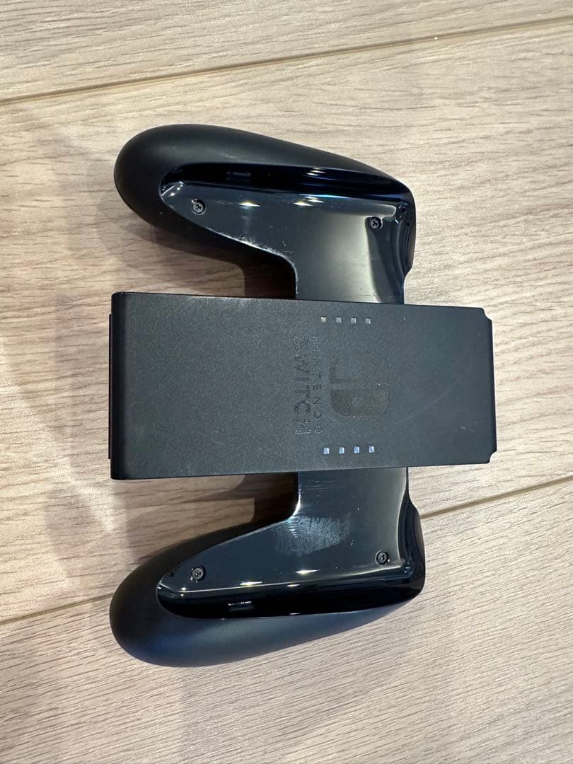 【美品】Switch本体×保護シール付き×人気ソフト8本×プロコン×SDカード