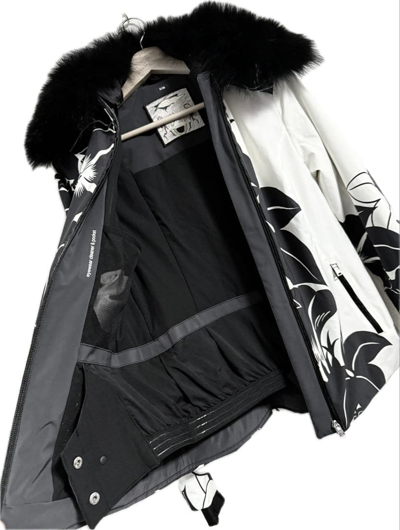 新品同様 フェニックス ハイエンドスキーウェア GRACE JAPAN 36/M