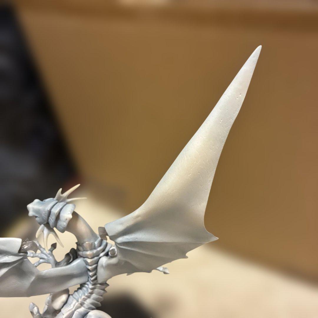 青眼の白龍 ブルーアイズホワイトドラゴン　フィギュア 遊戯王　yu-gi-oh