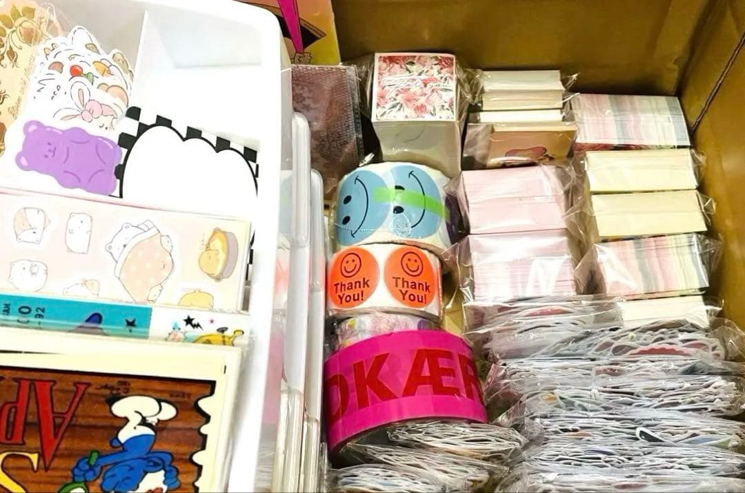 紙モノ♡コレクション整理品♡紙モノ大量まとめ売り♡印刷物セット♡シール♡箱売り