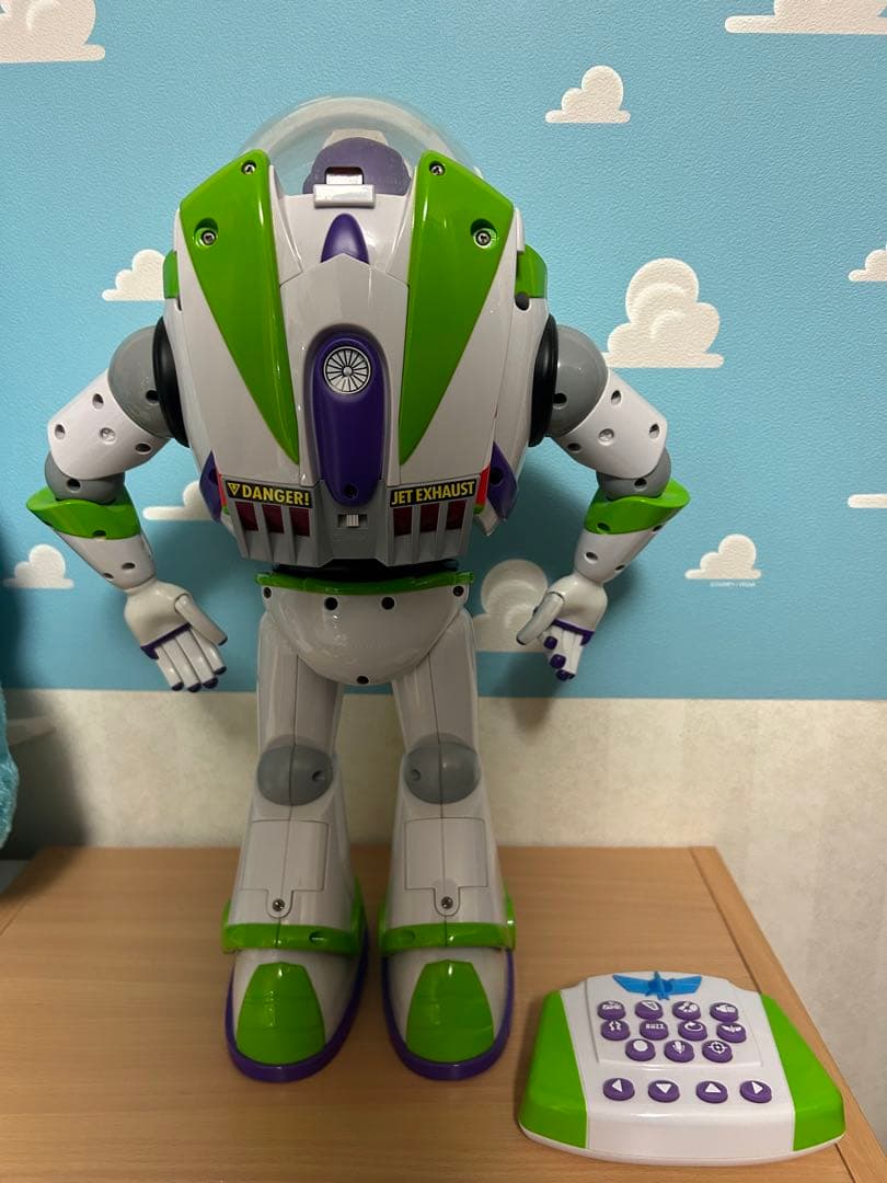 アルティメット バズライトイヤー ラジコン ロボット