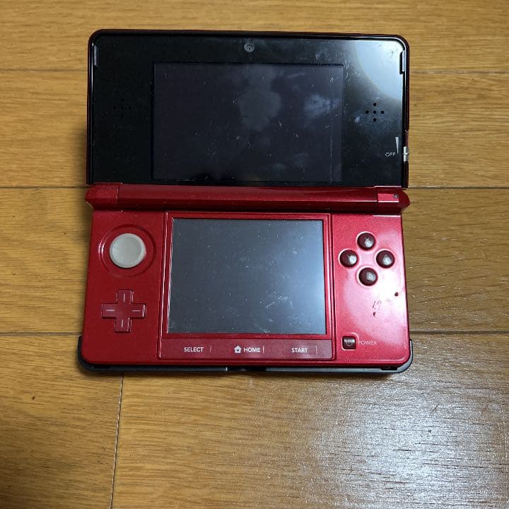 ニンテンドー3DS レッド