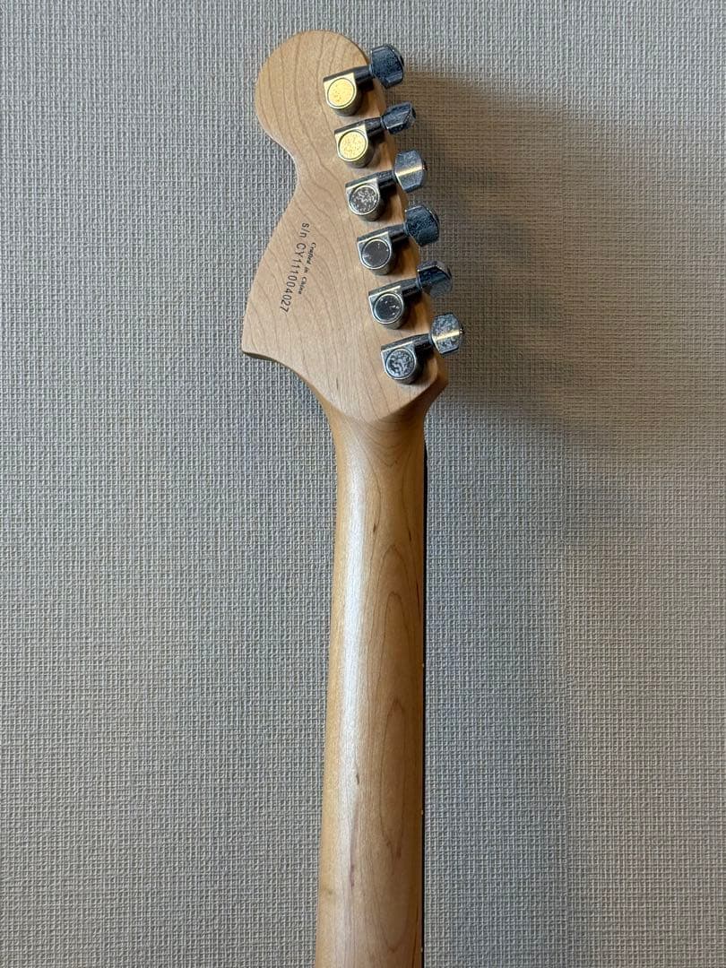 エレキギター Squier Stratocaster 付属品付き