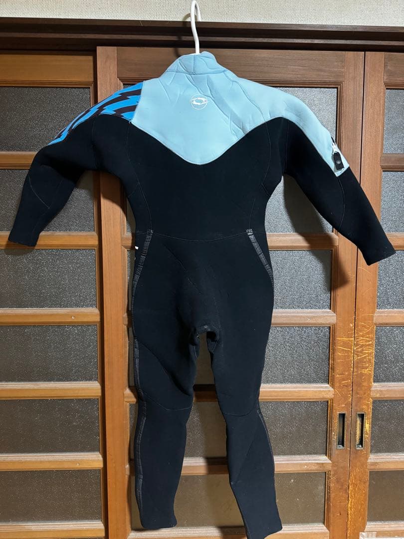 CYBER セミドライスーツ 黒/青