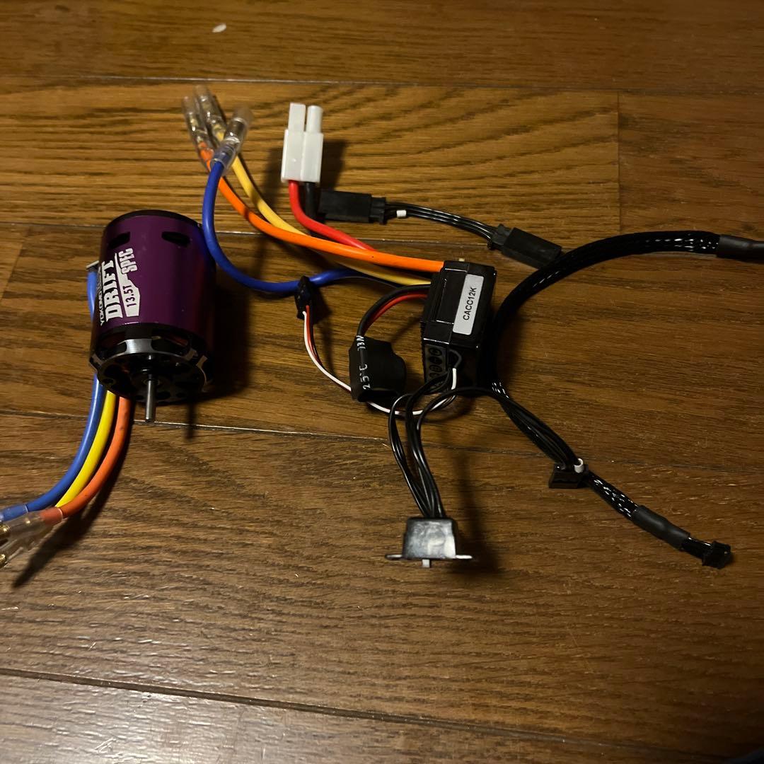 ヨコモ BL−SP4アンプとブラシレスモーターパープル