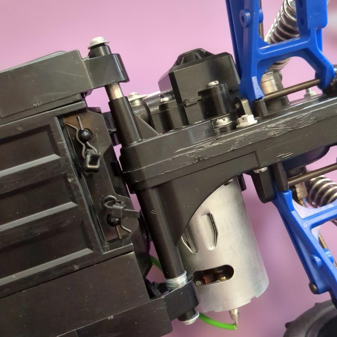 ジャンク品　セイントドラゴンボディ　シャーシ不明（ミキシング）