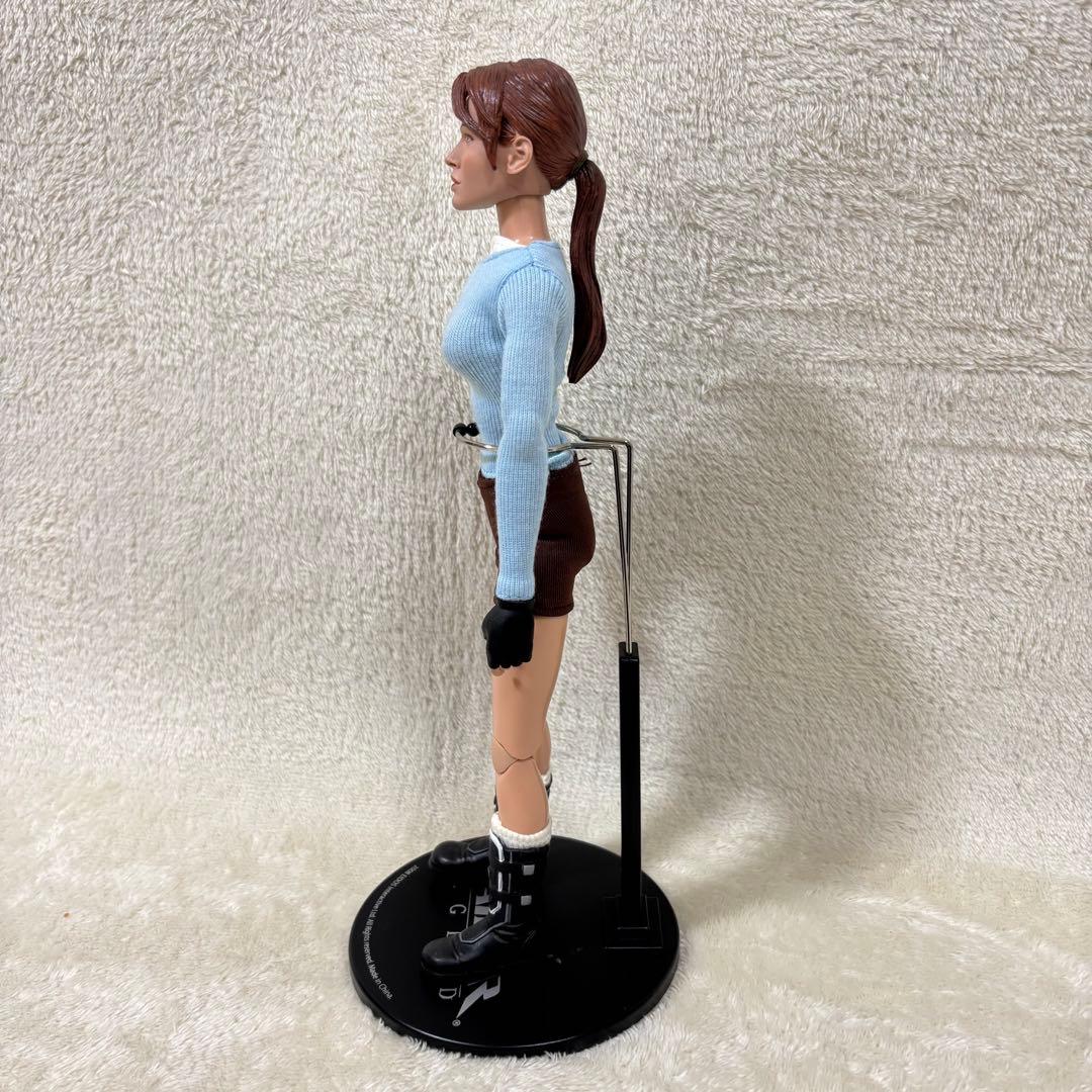 【希少】トゥームレイダー 1/6 スケール ララ・クロフト フィギュア