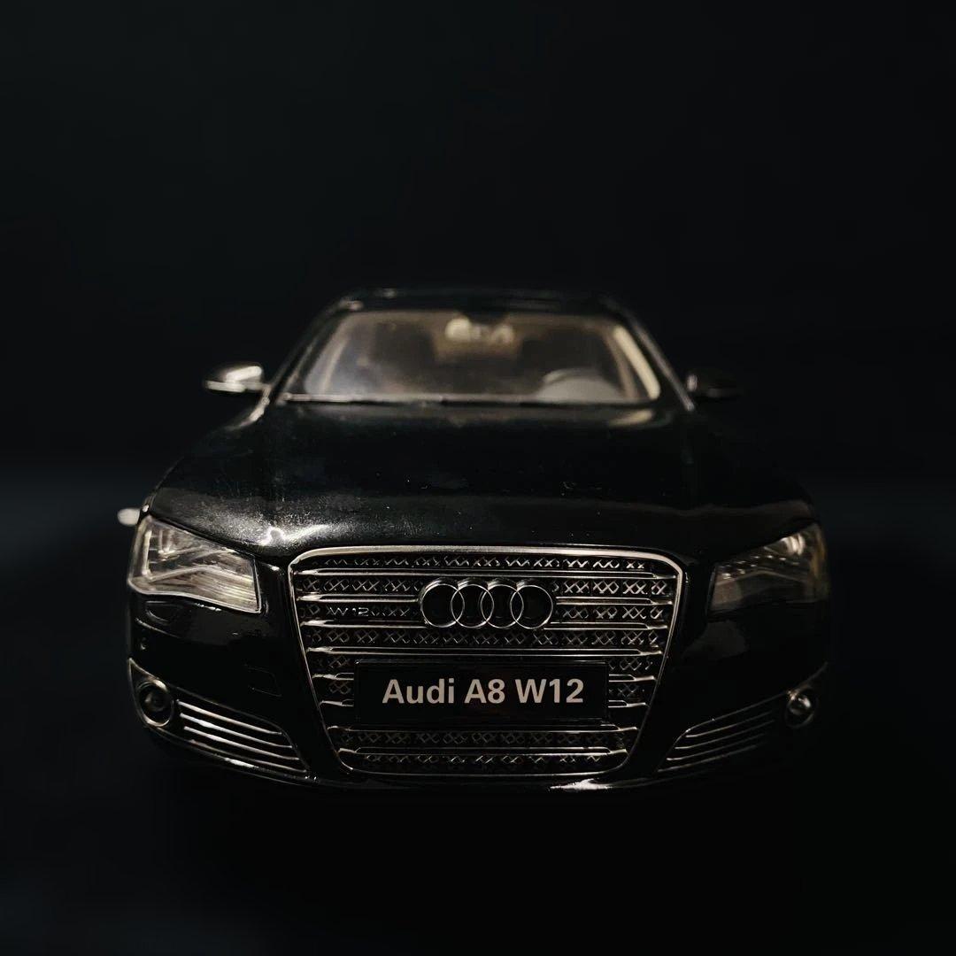 京商 1/18 Audi A8L W12