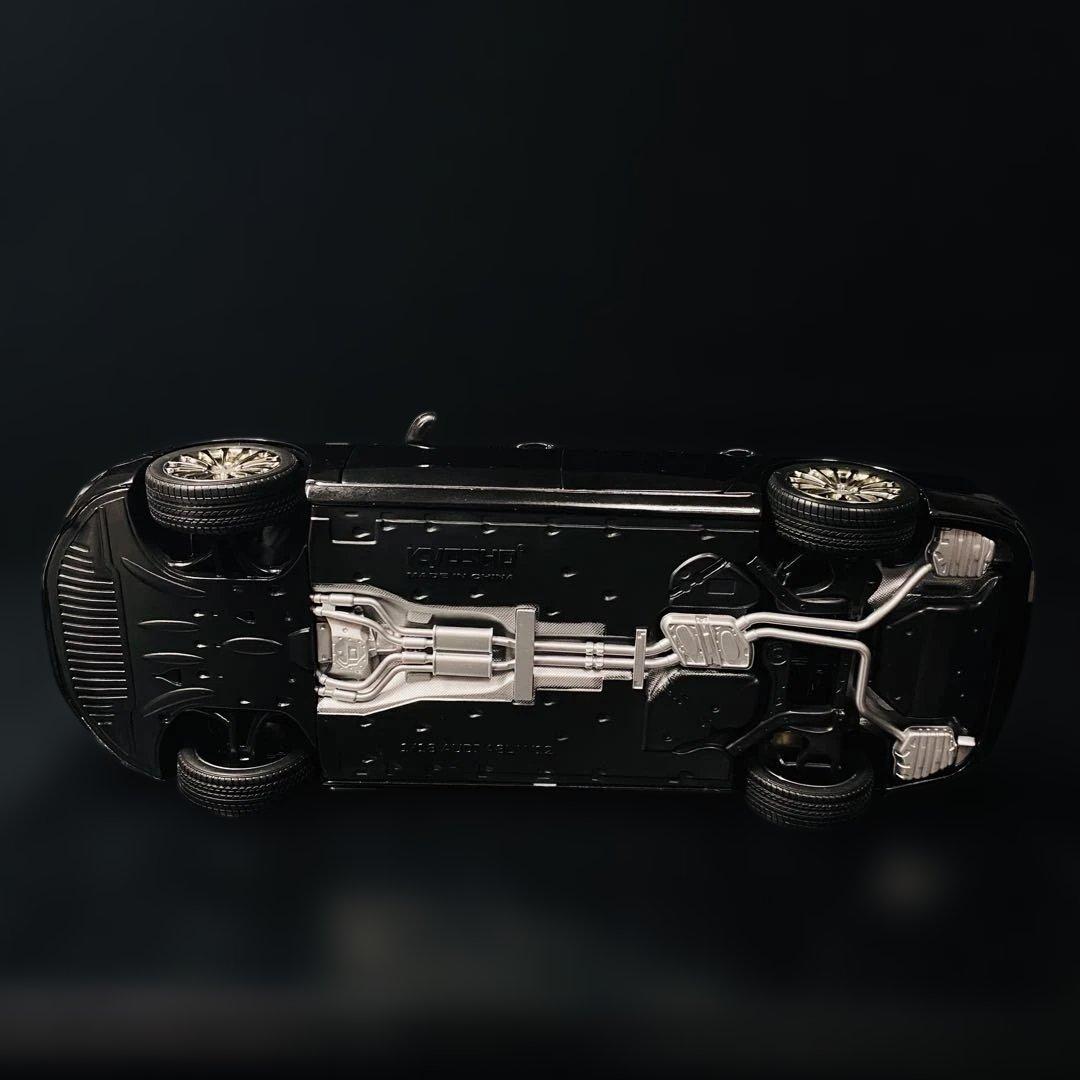 京商 1/18 Audi A8L W12