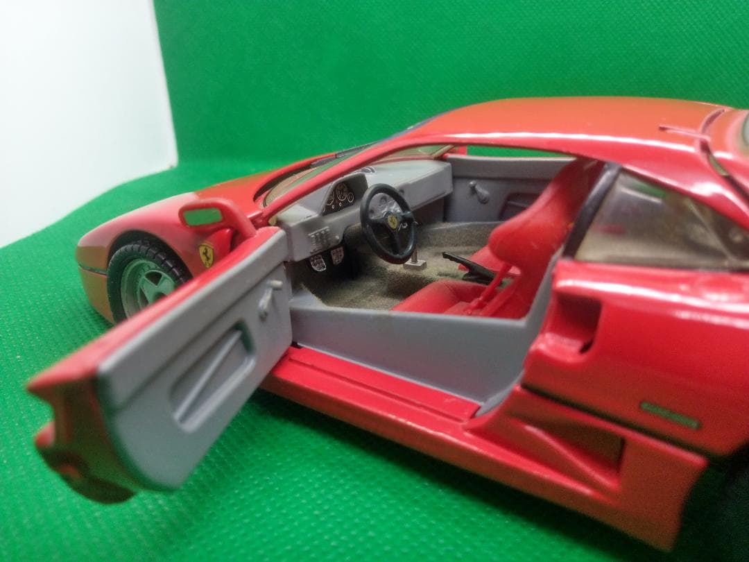 最終値下げ！ フランクリン・ミント　フェラーリＦ４０ １／２４スケール　ミニカー