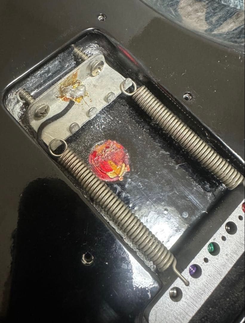 1/5まで割引★fenderストラト マルチレイヤー 黒／赤　AVRI アメビン