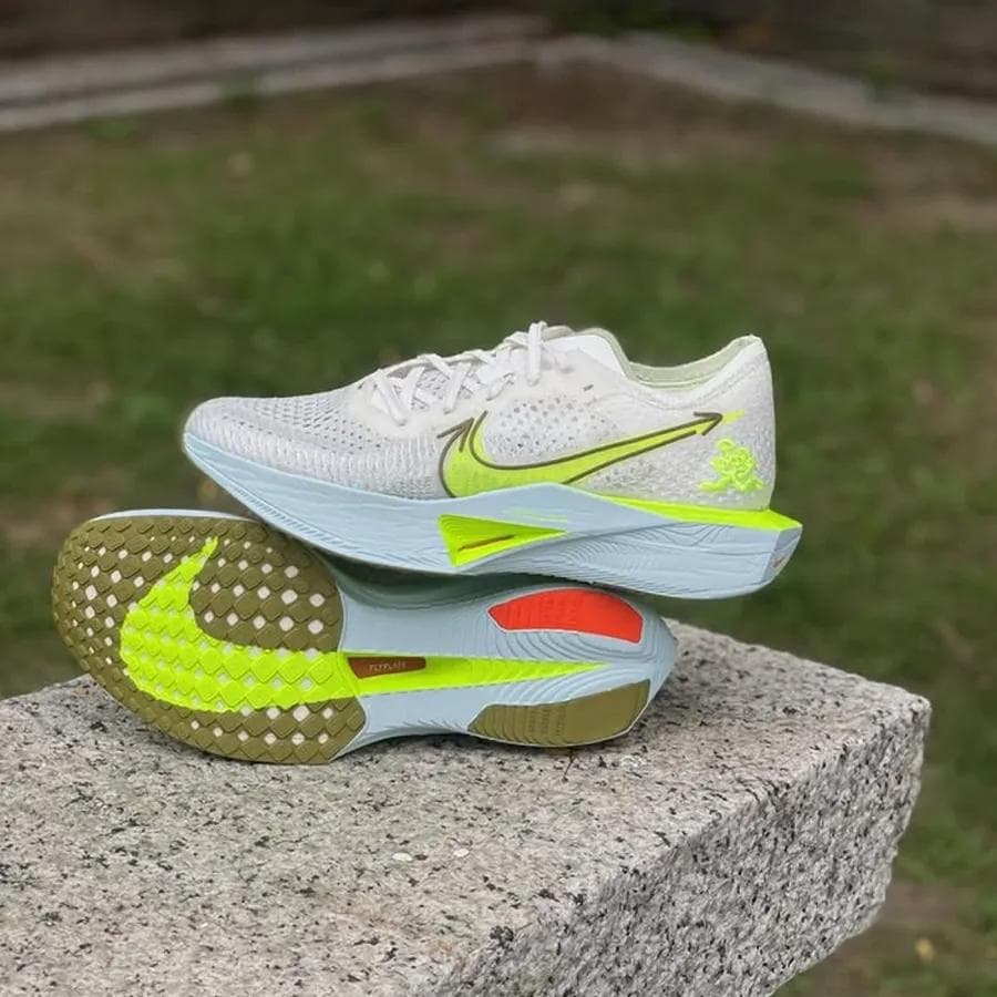 A新品 25.0cm ナイキ ヴェイパーフライ3 陸上 HQ3464-143