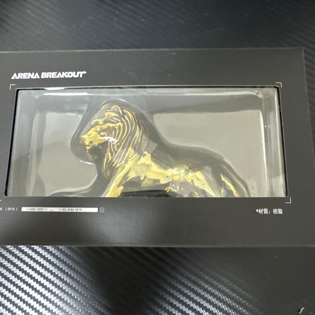 アリーナブレイクアウト 黄金のライオン像