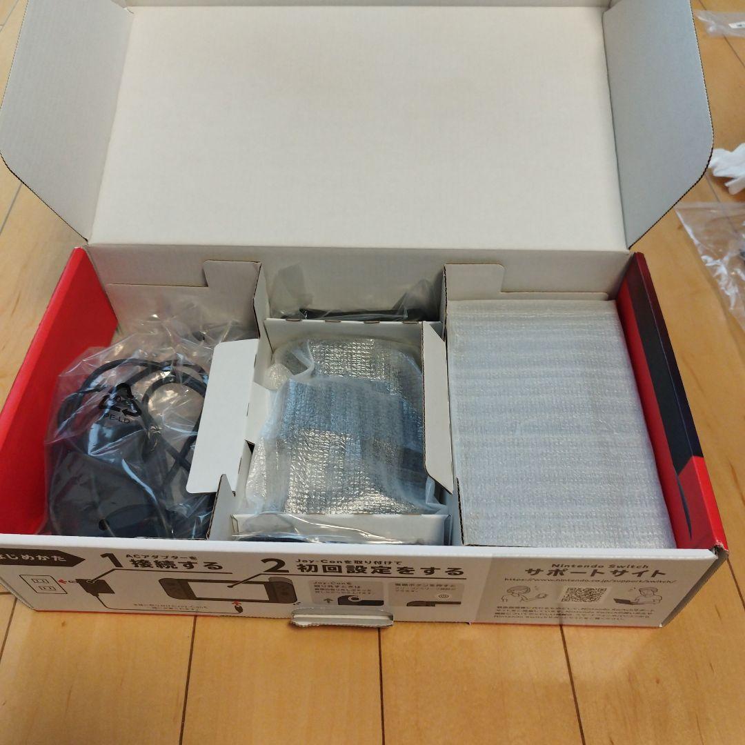 Nintendo　Switch　本体　グレー　 直ぐに発送出来ます！