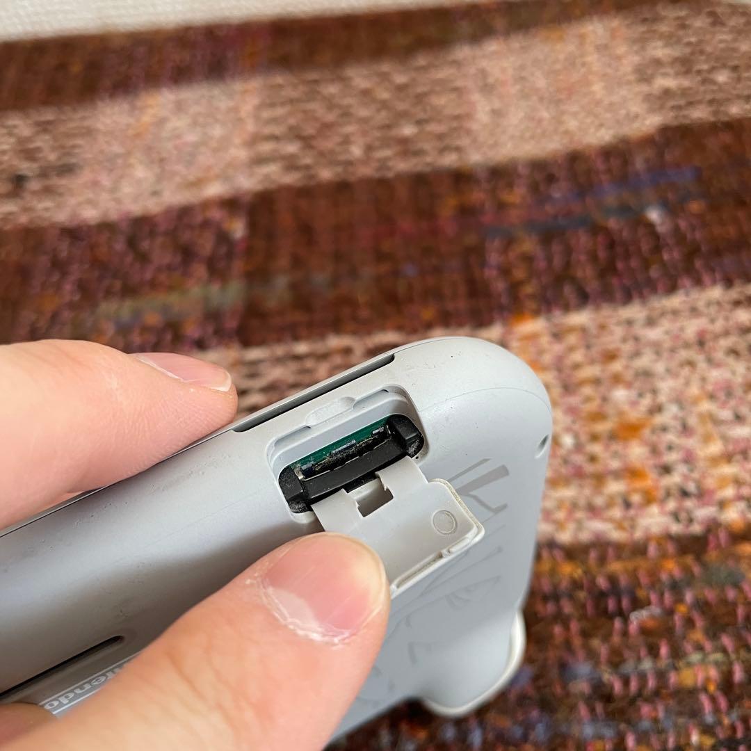 Nintendo Switch Lite ザシアン　ザマゼンタポケモンデザイン