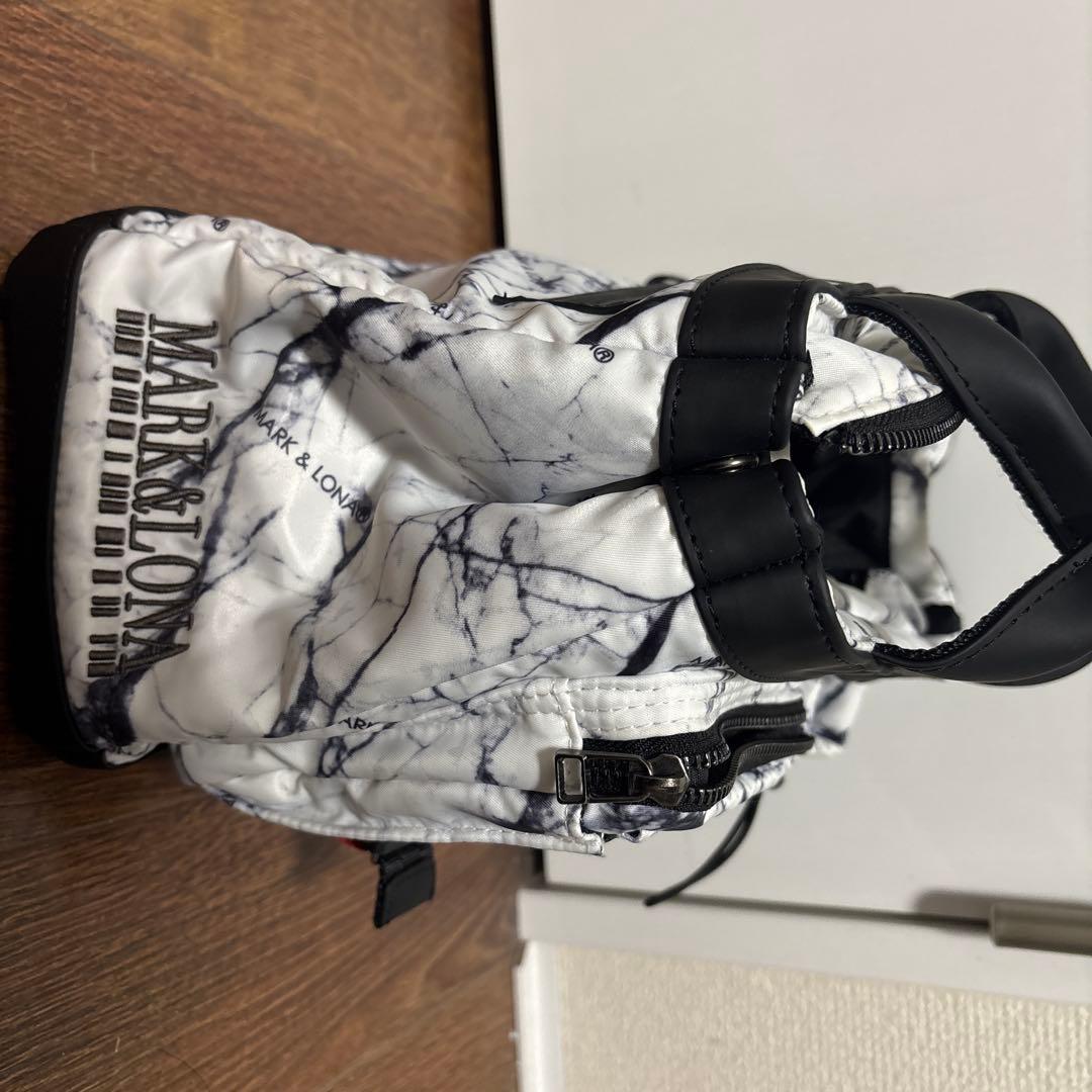 MARK & LONA ラウンドバッグ 大理石模様