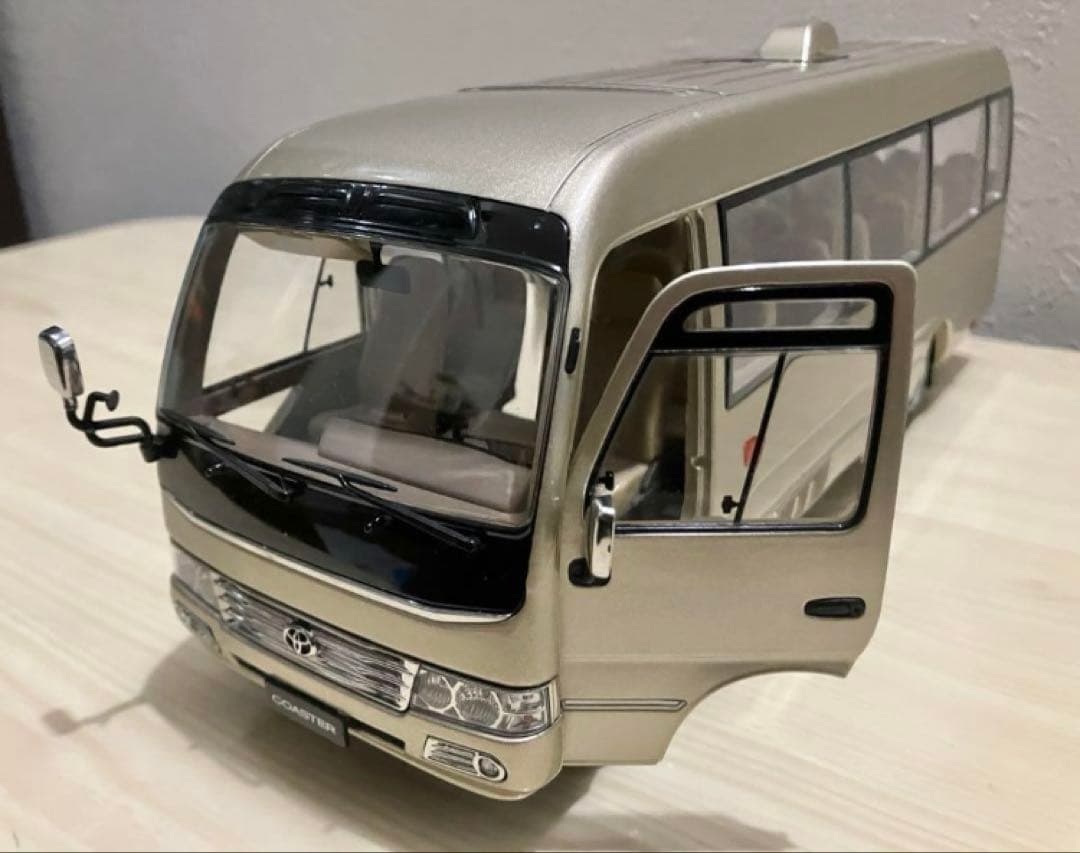トヨタ　コースター　1/24ミニカー