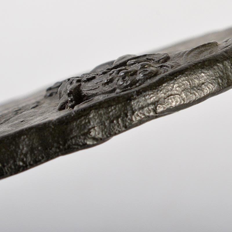 武具　刀装具　古鉄　達磨図　鍔　在銘　N　6409