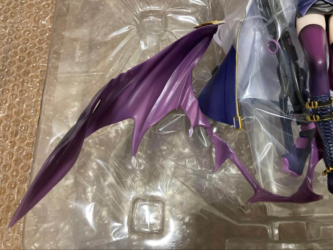 ブルーアーカイブ　空崎ヒナ　1/7 完成品フィギュア　※外箱大きな割れ・破れあり