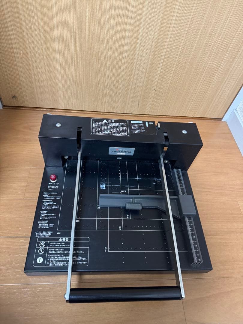 a*3様 Durodex STACK CUTTER 200-DX 裁断機